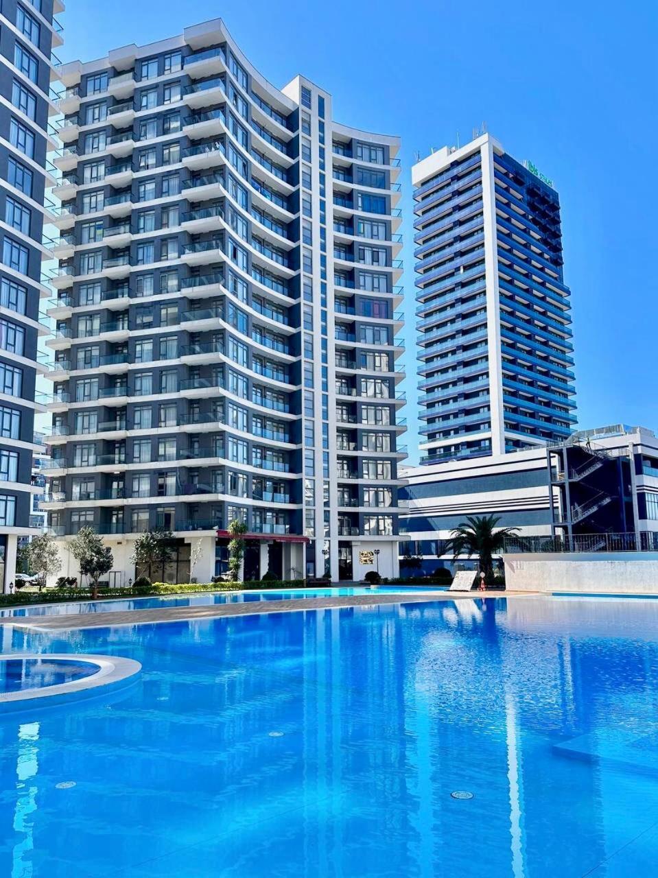 White Apartment Batumi Exterior photo