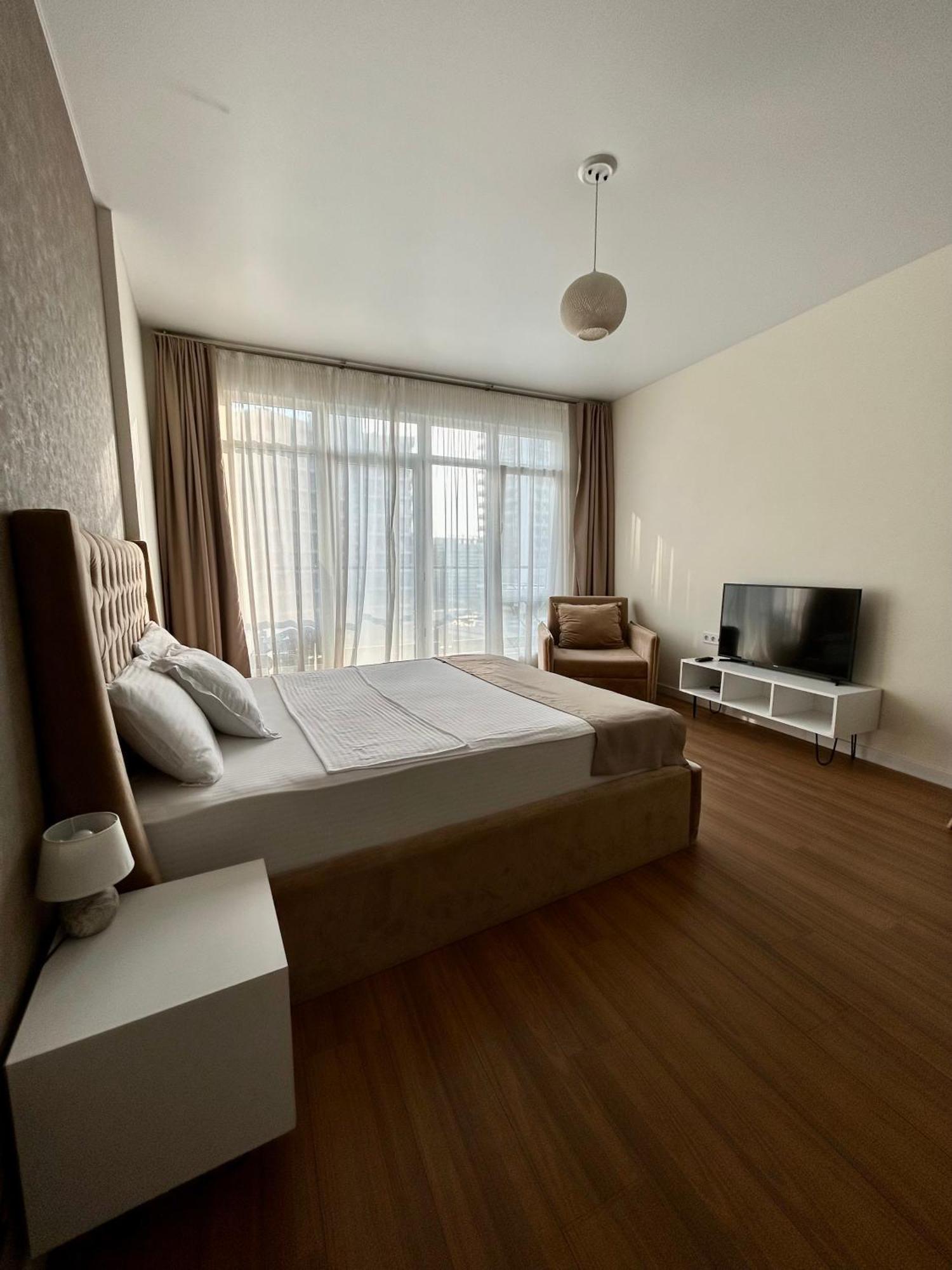White Apartment Batumi Exterior photo